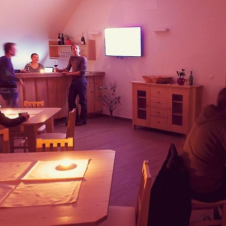 Guesthouse Macesen Spodnja Sorica Bagian luar foto