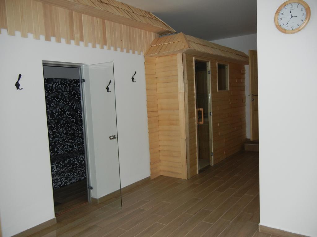 Guesthouse Macesen Spodnja Sorica Bagian luar foto