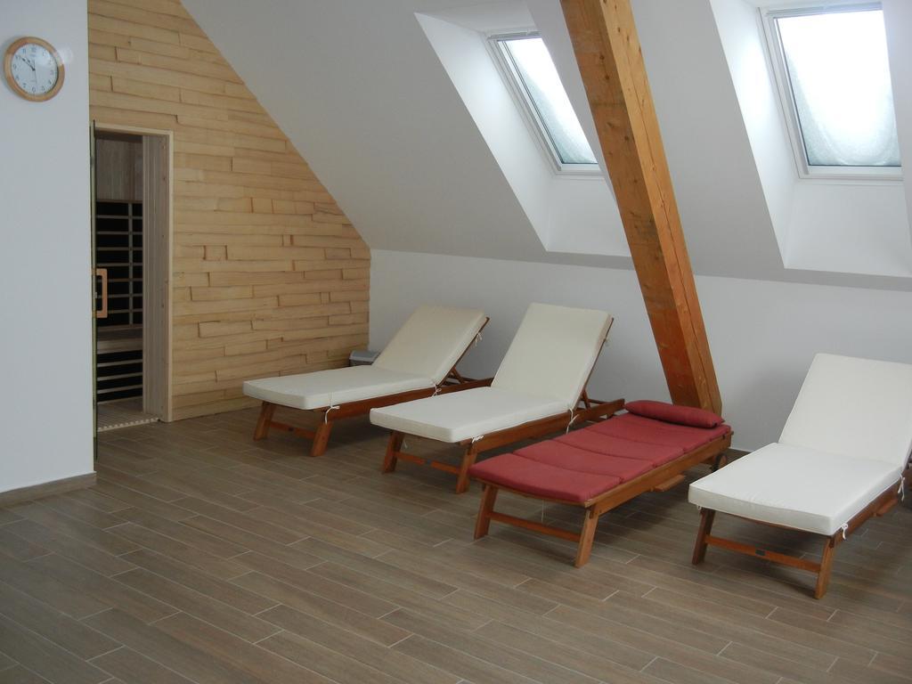 Guesthouse Macesen Spodnja Sorica Bagian luar foto