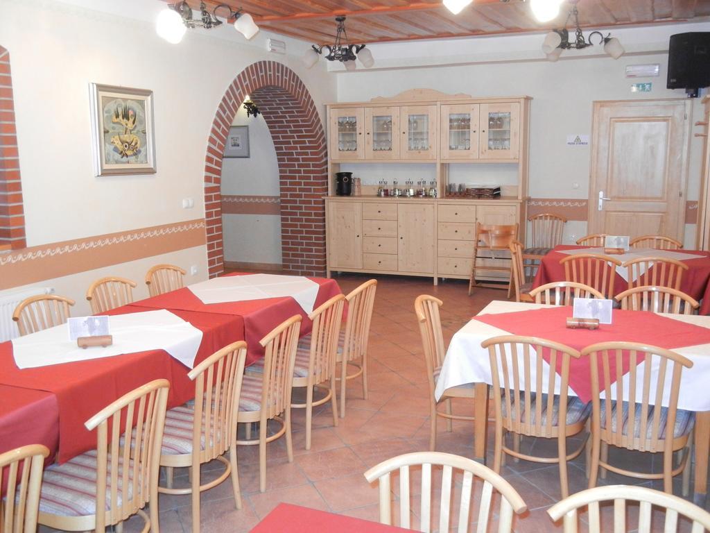 Guesthouse Macesen Spodnja Sorica Bagian luar foto
