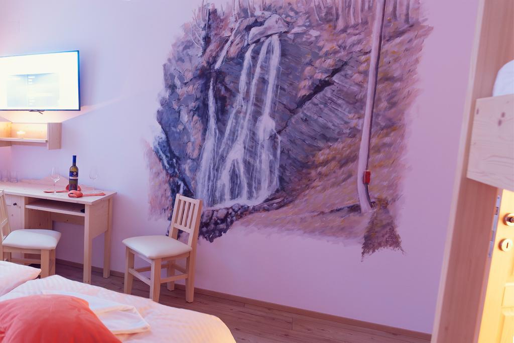 Guesthouse Macesen Spodnja Sorica Ruang foto