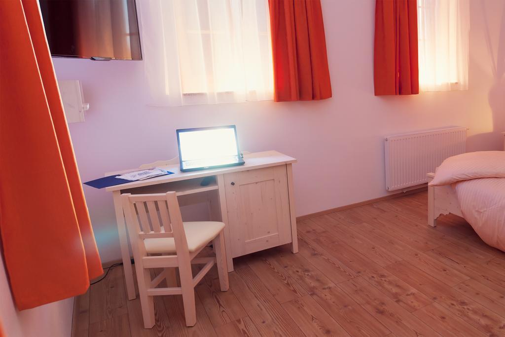 Guesthouse Macesen Spodnja Sorica Ruang foto