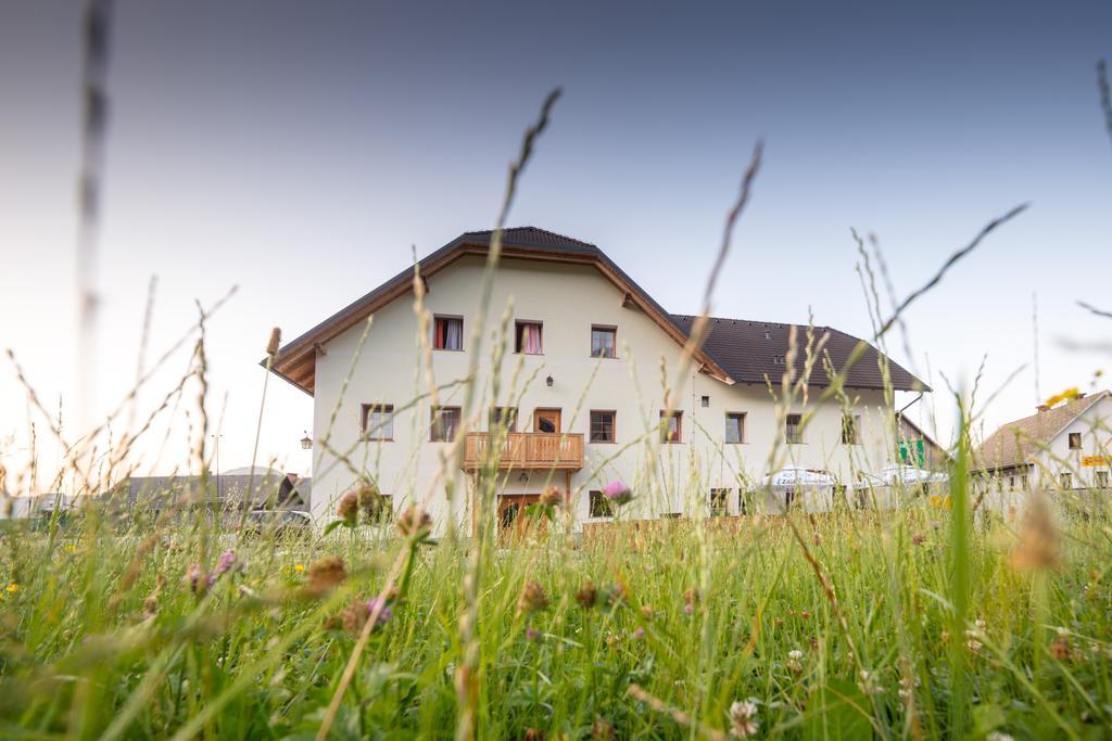 Guesthouse Macesen Spodnja Sorica Bagian luar foto