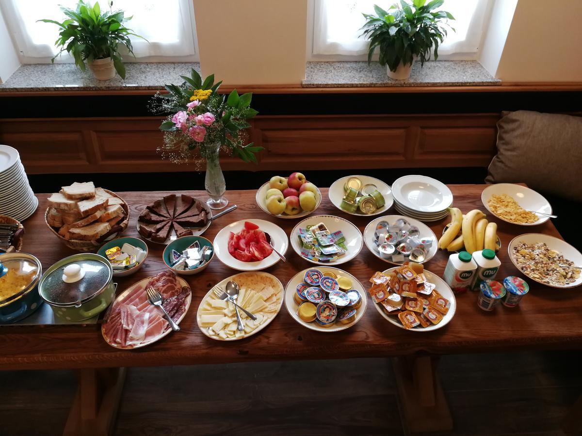 Guesthouse Macesen Spodnja Sorica Bagian luar foto
