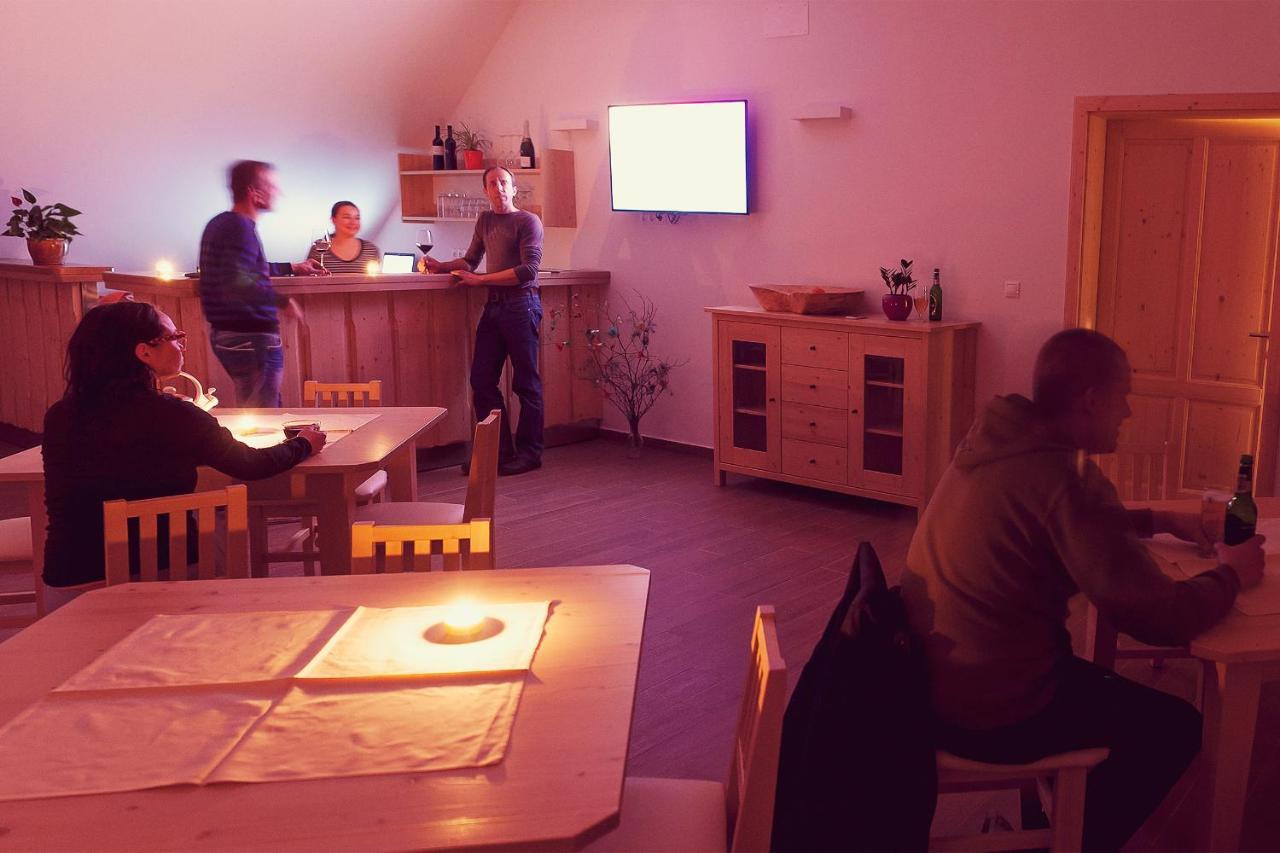 Guesthouse Macesen Spodnja Sorica Bagian luar foto